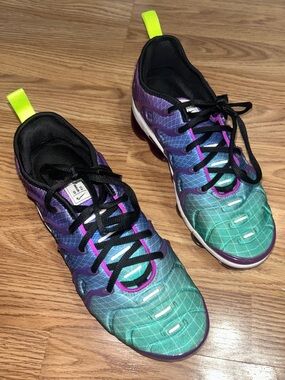 EUC Nike Women’s Gradient Teal to Purple Lace-Up Sneakers